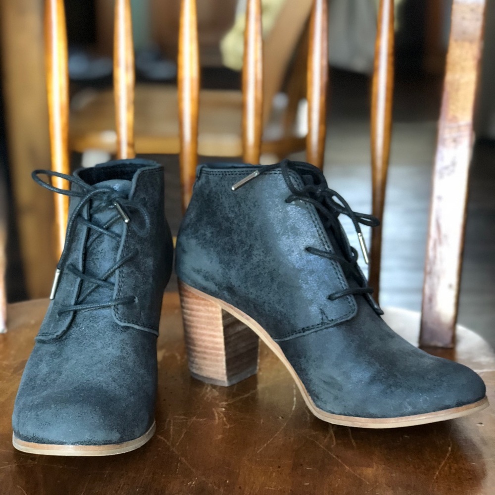 Cute lace up bootie
